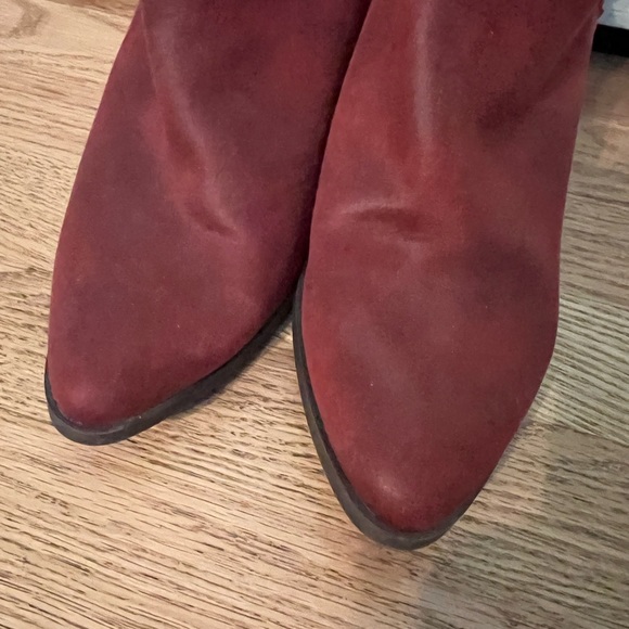 Burgundy ankle boots in GUC - Picture 5 of 7